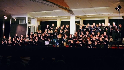 Passionschor Kemnath begeistert bei der Kemnather Passion. (Bild: Carolin Böckl)