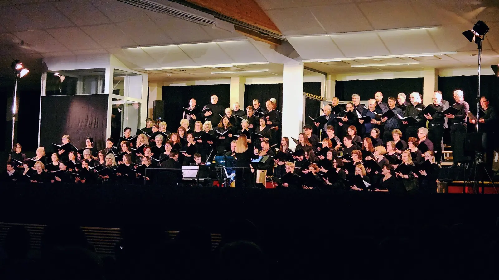 Passionschor Kemnath begeistert bei der Kemnather Passion. (Bild: Carolin Böckl)
