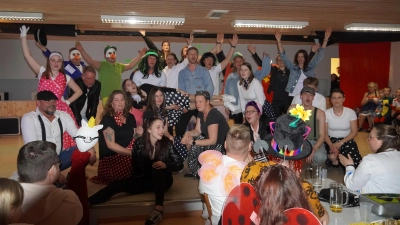 Gruppenfoto beim Schützenfasching (Bild: Renate Kellner)