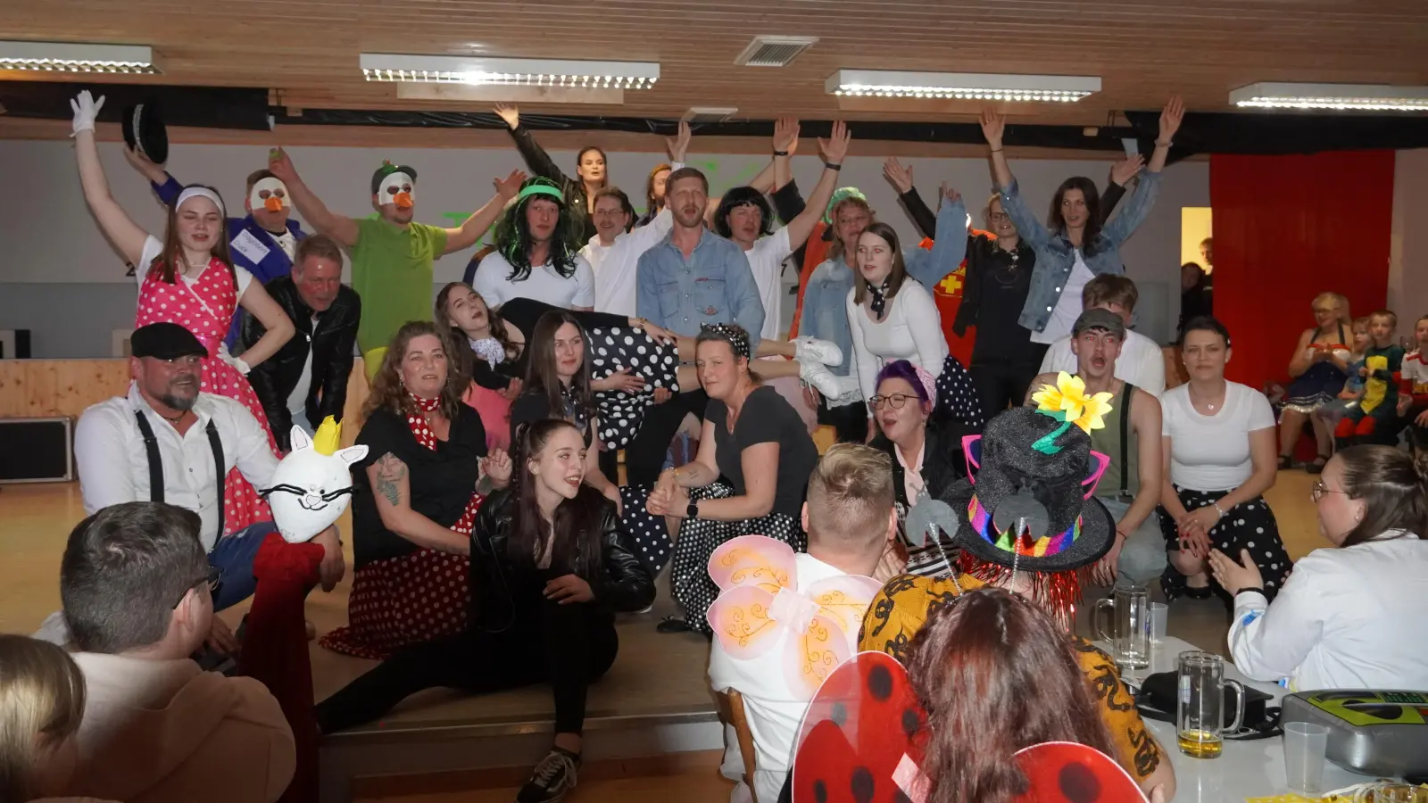 Gruppenfoto beim Schützenfasching (Bild: Renate Kellner)