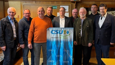Von links: Alexander Pscherer, Klaus Hautmann, neuer Zweiter Vorsitzender Andreas Hautmann, neuer Vorsitzender Johannes Geisler, Willi Voit, Günter Pöllmann, Martin Prechtl und Günther Daubner. (Bild: Raphael Pscherer)